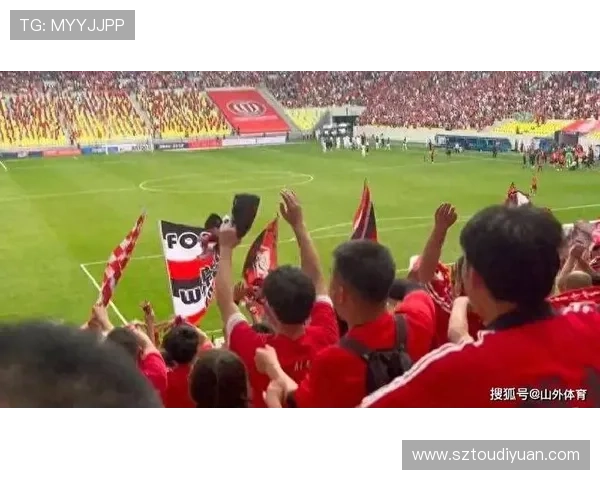 成都足球队技术争议引发热议球迷与专家观点交锋分析 成都足球队技术争议引发热议球迷与专家观点交锋分析